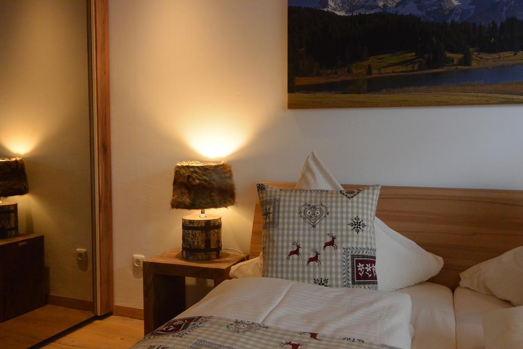 Ferienwohnung Linderspitzblick Mittenwald Room photo